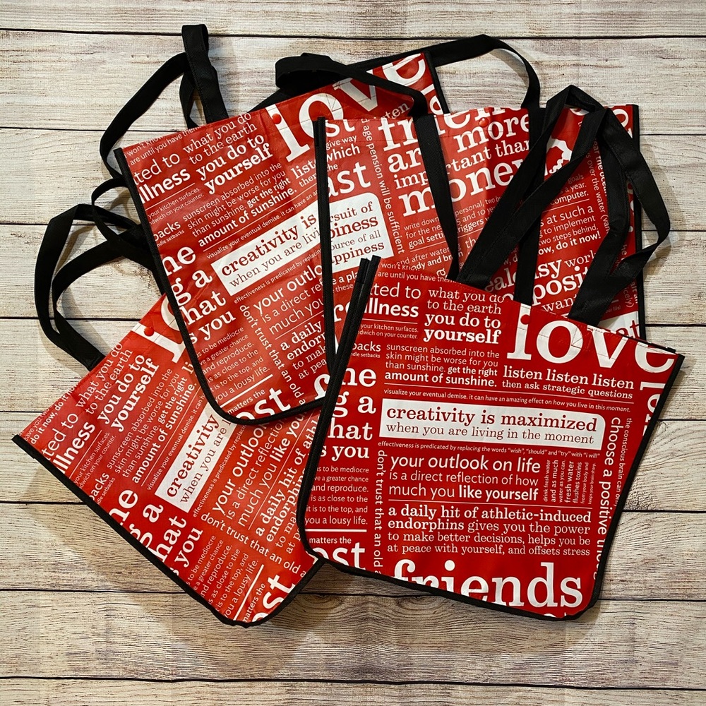 Set of 4 reusable medium Lululemon shopping bags